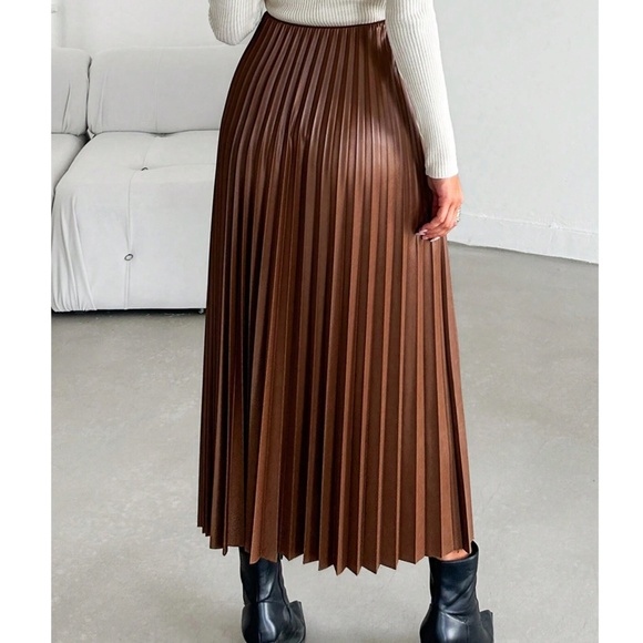 Luxe stretchy Waist Pleated Midi Skirt - Picture 3 of 8